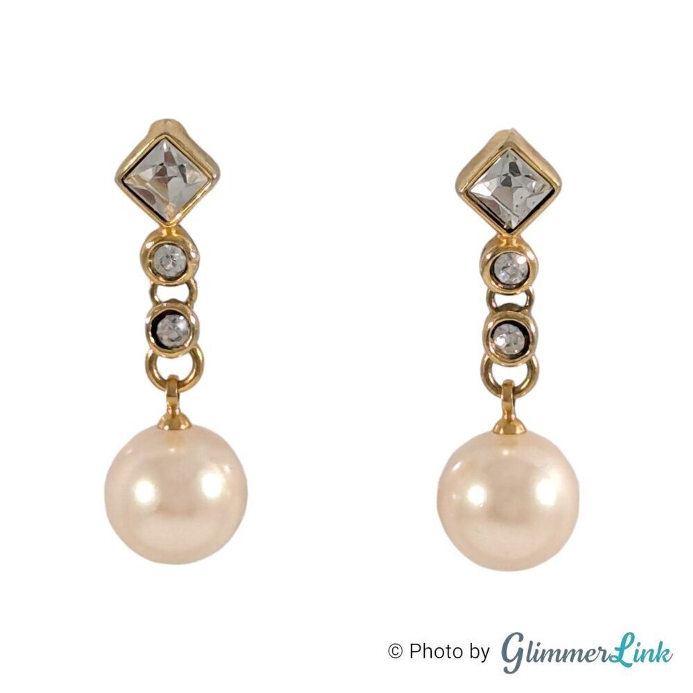 VTG Crystal Rhinestone Faux Pearl Three Tier Dangle Gold Tone Clip On Earrings